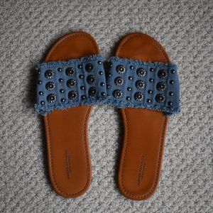 AEO Slip-On Sandals | Size 8